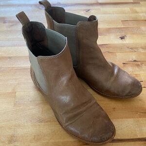Frye Anna Chelsea Ankle Boots Size 9